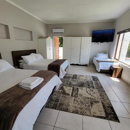 Sandstone Kroonstad Buitenkant foto