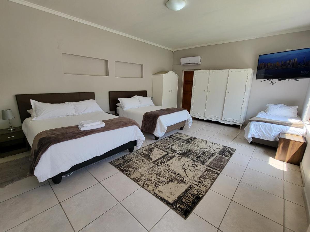 Sandstone Kroonstad Buitenkant foto