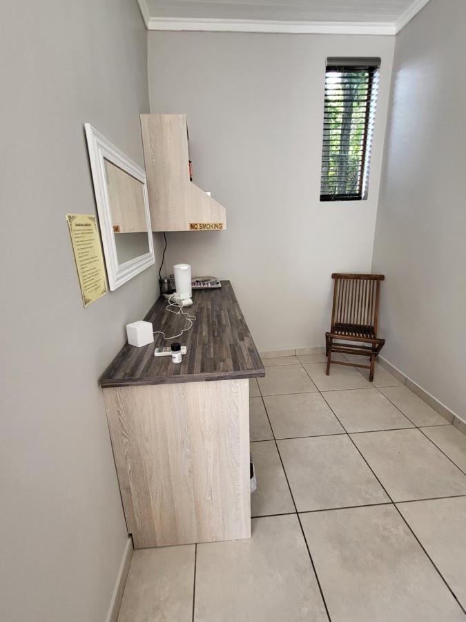 Sandstone Kroonstad Buitenkant foto