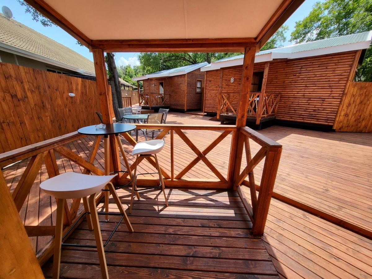 Sandstone Kroonstad Buitenkant foto