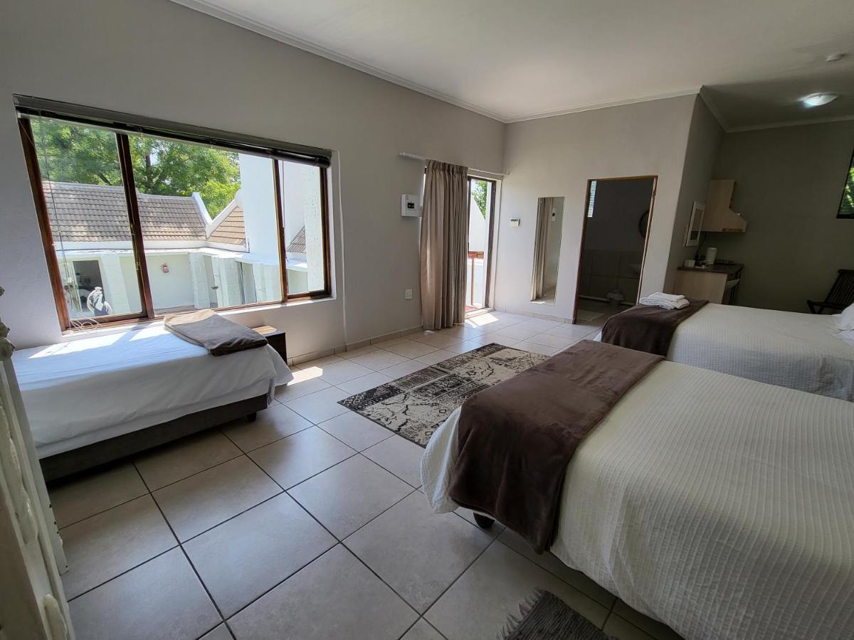 Sandstone Kroonstad Buitenkant foto